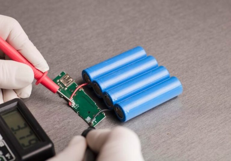 A balanced approach combining active and passive methods precisely maintains stable battery pack performance.